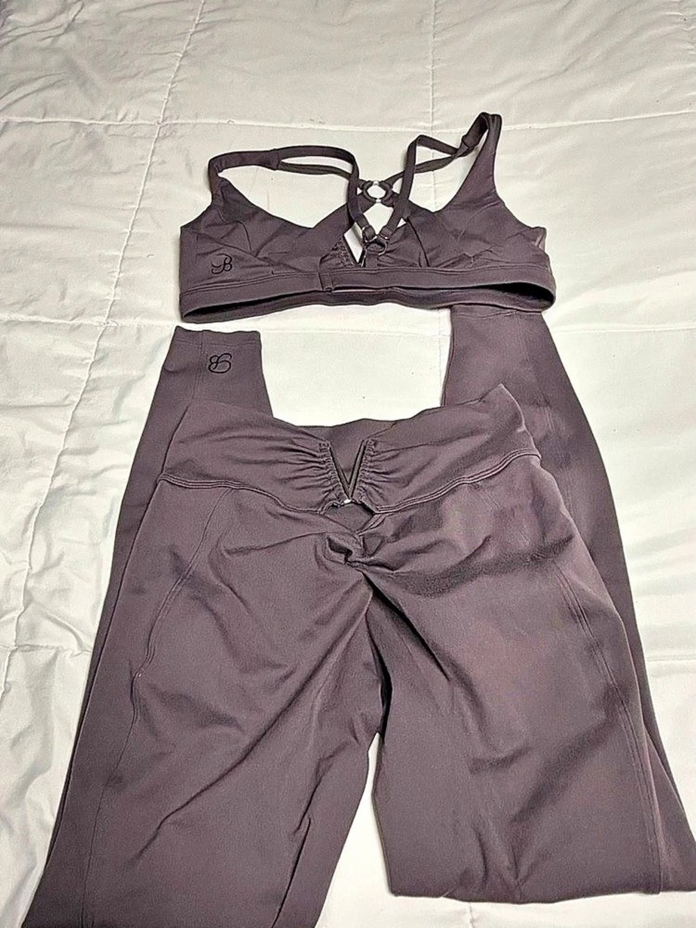 Bombshell Sportswear set - Picture 2 of 3